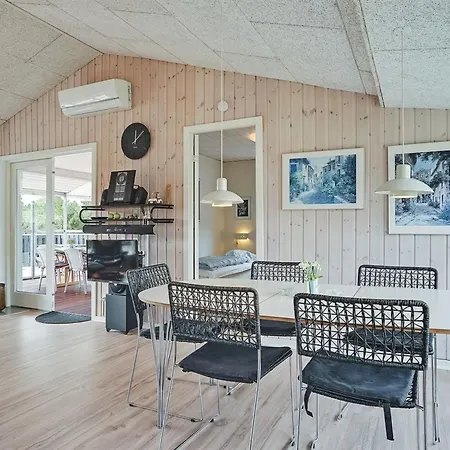 Emilia - 1-8km From The Sea By Interhome